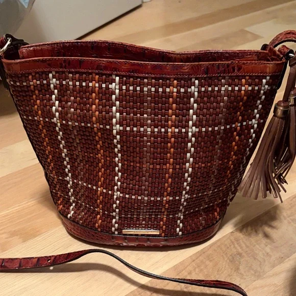 Brahmin Crossbody - Picture 2 of 12